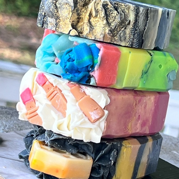 🛍️SALE🛍️ Pink Lady - Handmade Soap - Picture 4 of 6